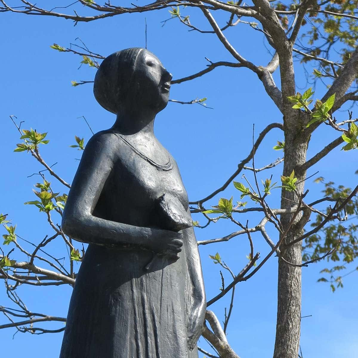 Statue Franziska Hager